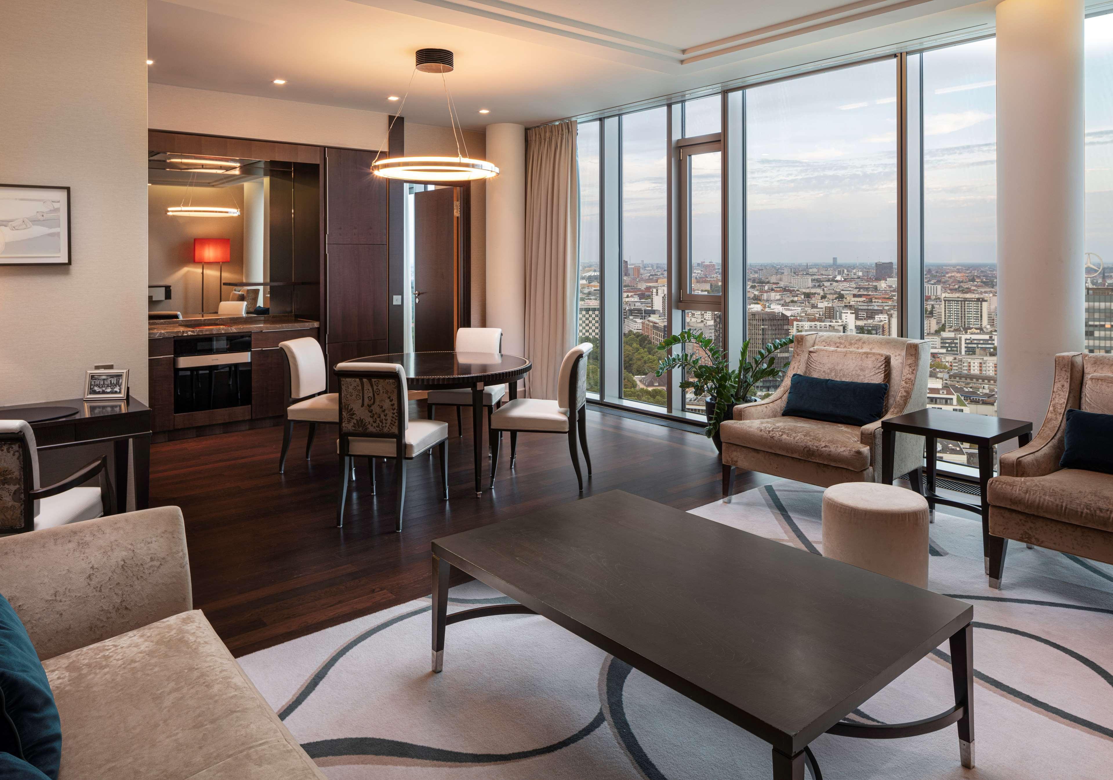 วอลดอร์ฟ แอสทอเรีย โฮเต็ล Hotel เบอร์ลิน ภายนอก รูปภาพ