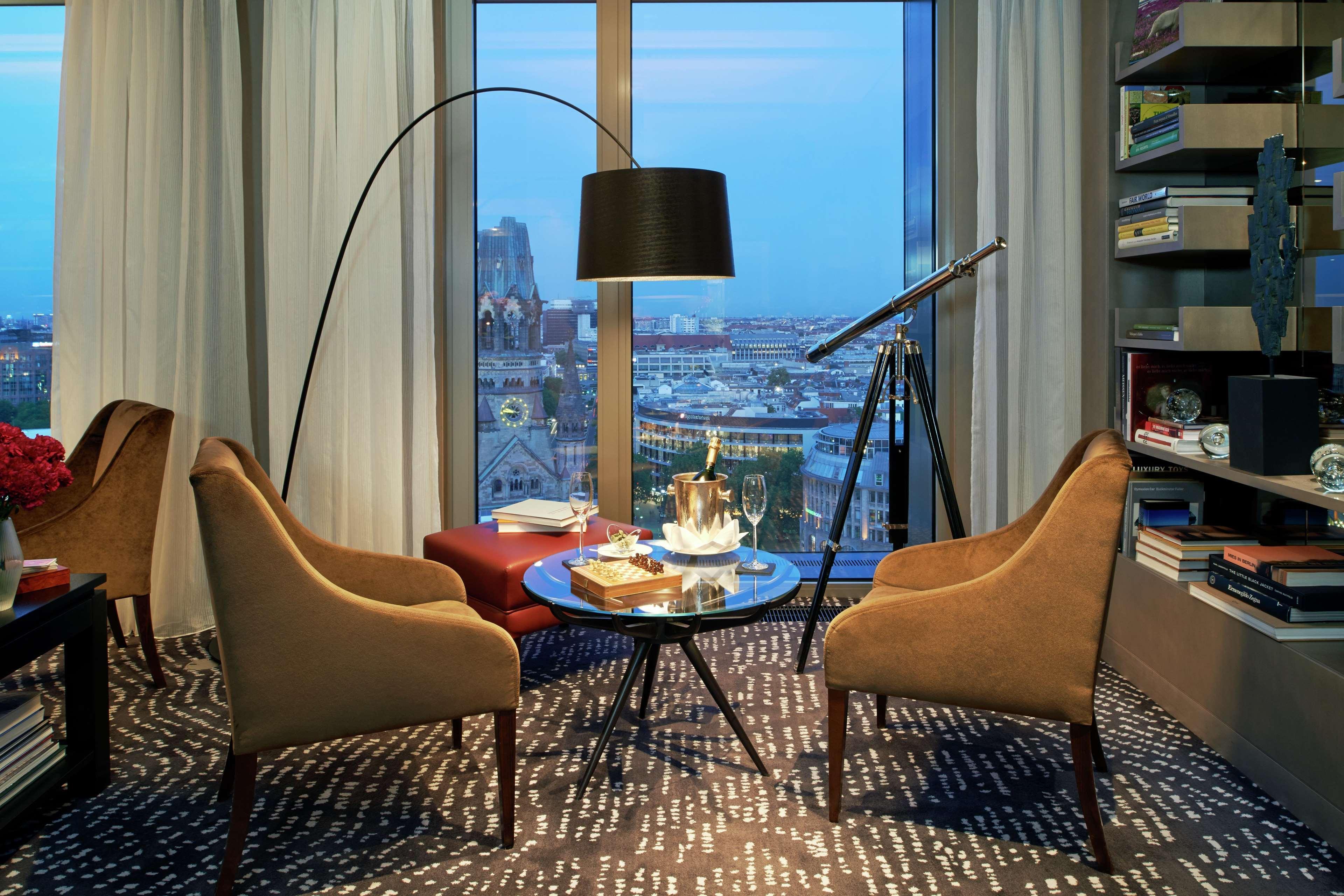 วอลดอร์ฟ แอสทอเรีย โฮเต็ล Hotel เบอร์ลิน ภายนอก รูปภาพ