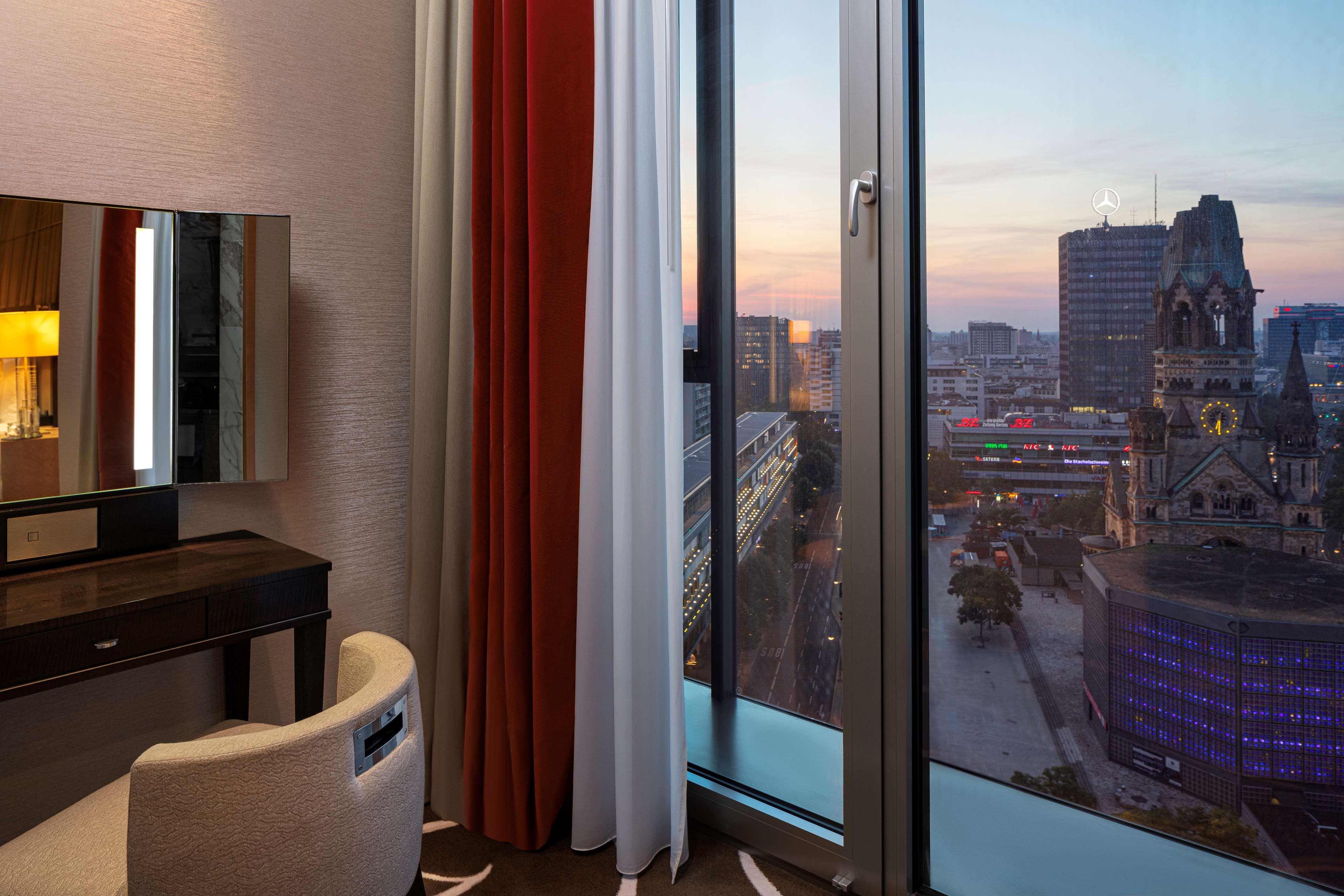 วอลดอร์ฟ แอสทอเรีย โฮเต็ล Hotel เบอร์ลิน ภายนอก รูปภาพ