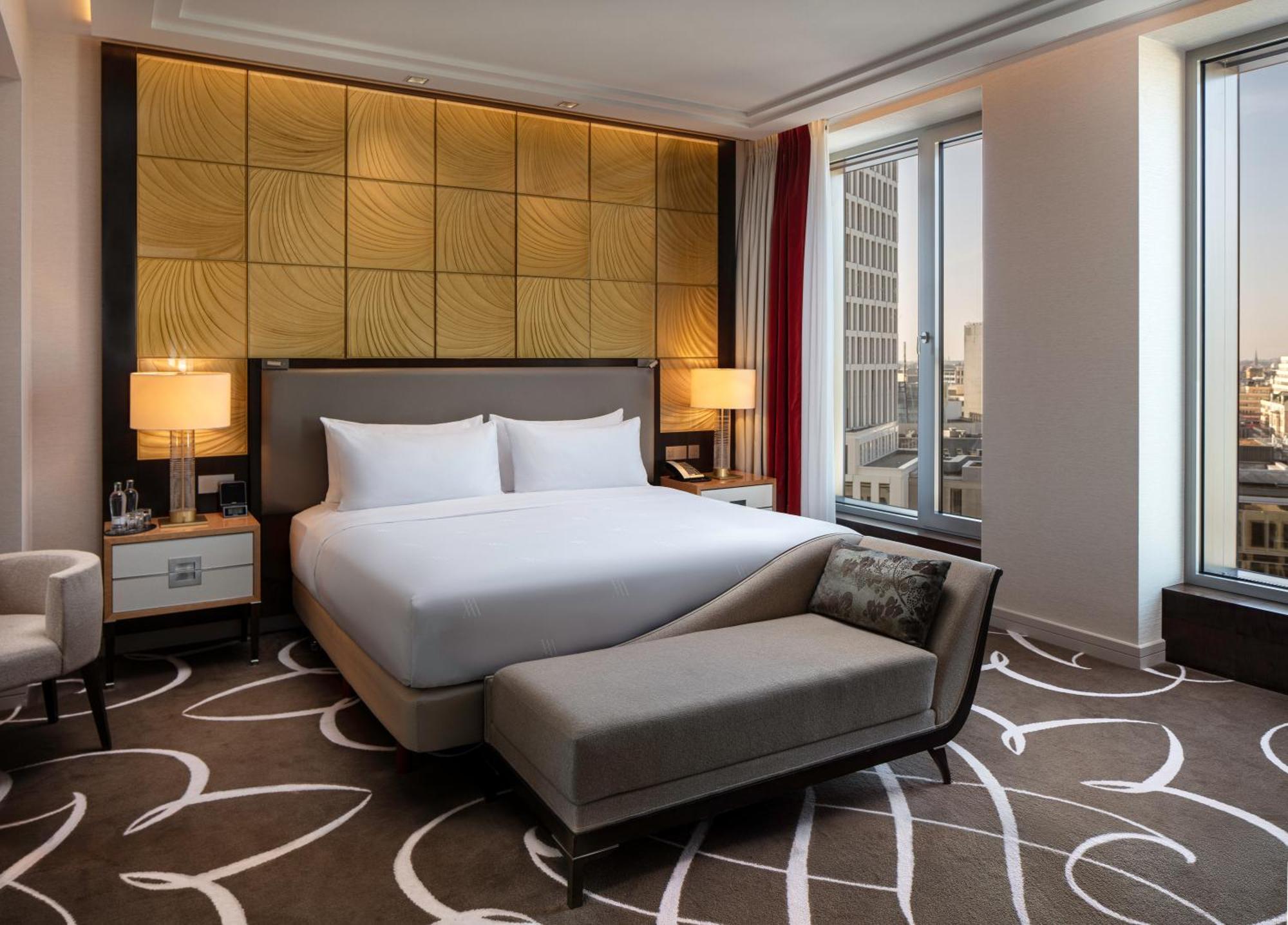 วอลดอร์ฟ แอสทอเรีย โฮเต็ล Hotel เบอร์ลิน ภายนอก รูปภาพ