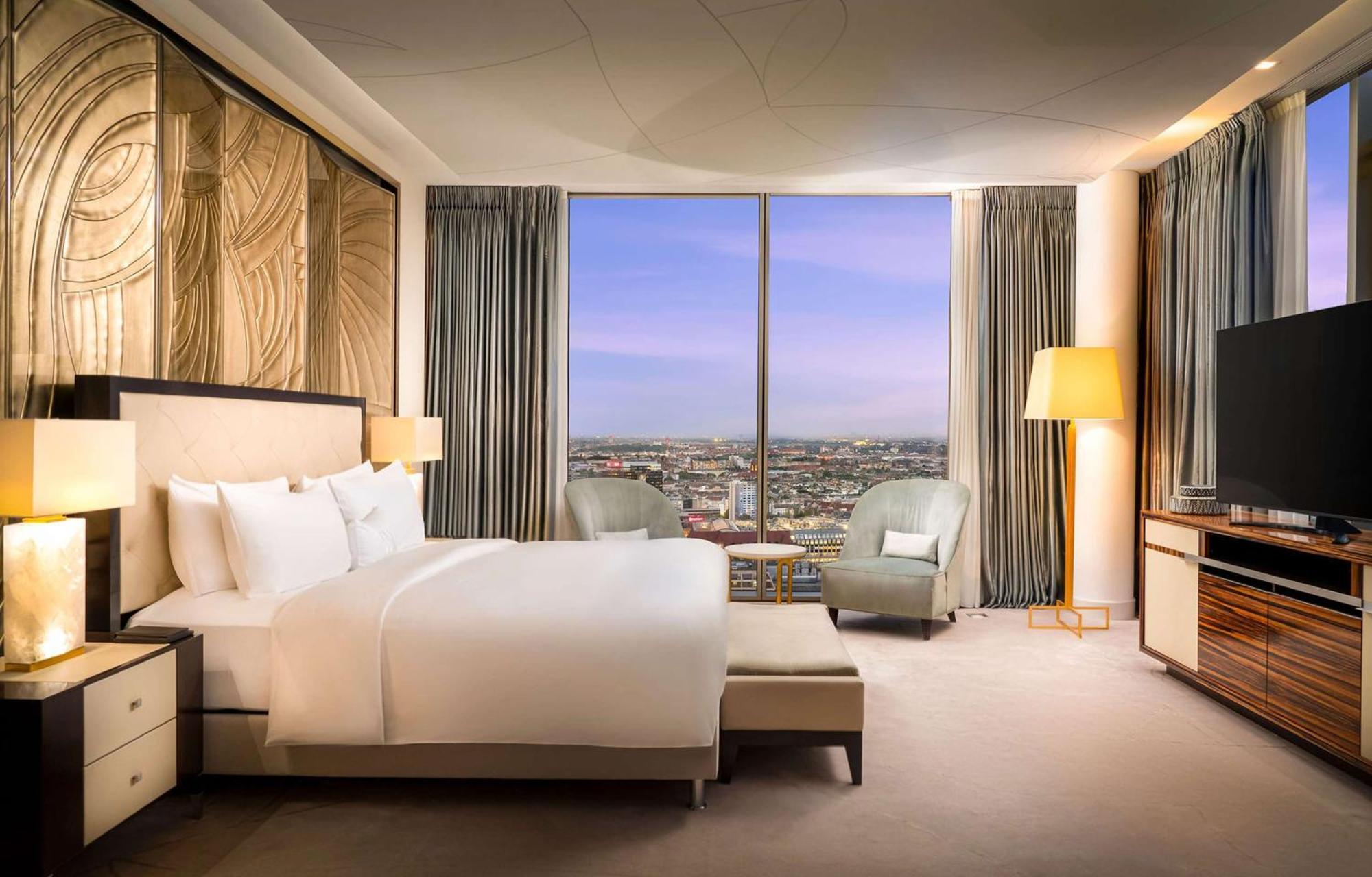 วอลดอร์ฟ แอสทอเรีย โฮเต็ล Hotel เบอร์ลิน ภายนอก รูปภาพ