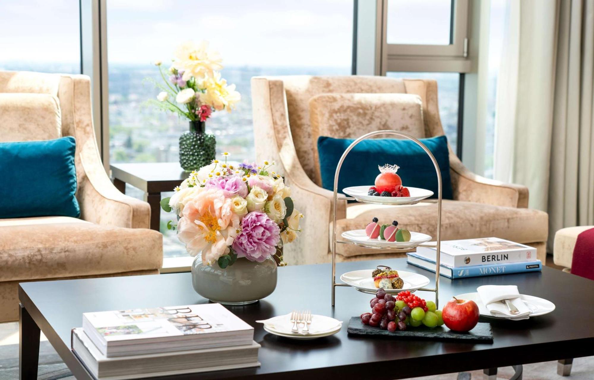 วอลดอร์ฟ แอสทอเรีย โฮเต็ล Hotel เบอร์ลิน ภายนอก รูปภาพ