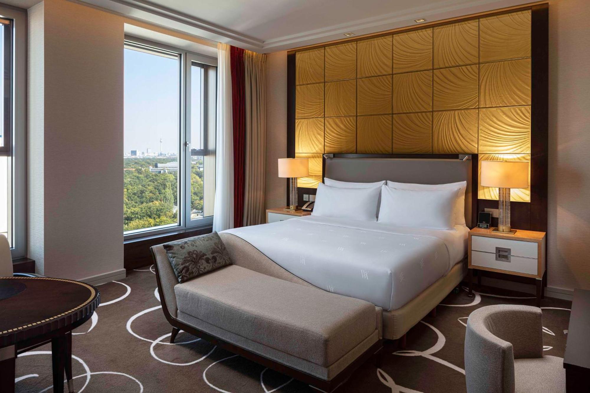 วอลดอร์ฟ แอสทอเรีย โฮเต็ล Hotel เบอร์ลิน ภายนอก รูปภาพ